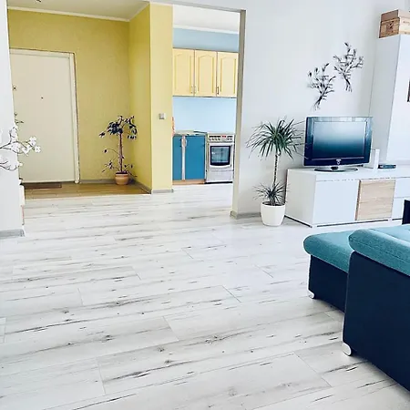 Mai 8 - 2 Bedroom With Sunny Balcony * Parnu