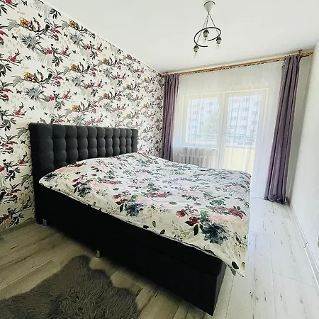 아파트 Mai 8 - 2 Bedroom With Sunny Balcony