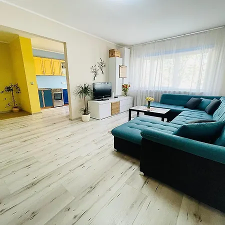 Mai 8 - 2 Bedroom With Sunny Balcony
