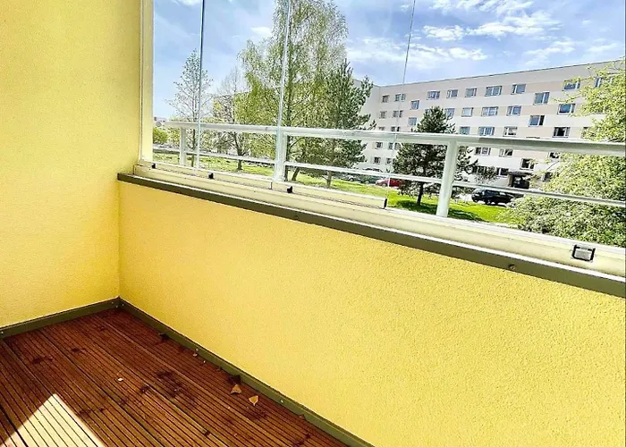 Mai 8 - 2 Bedroom With Sunny Balcony Appartement Pärnu